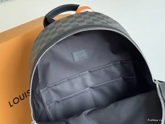 Frstbag ru VUITTON PM LOUIS Discovery Backpack 0412